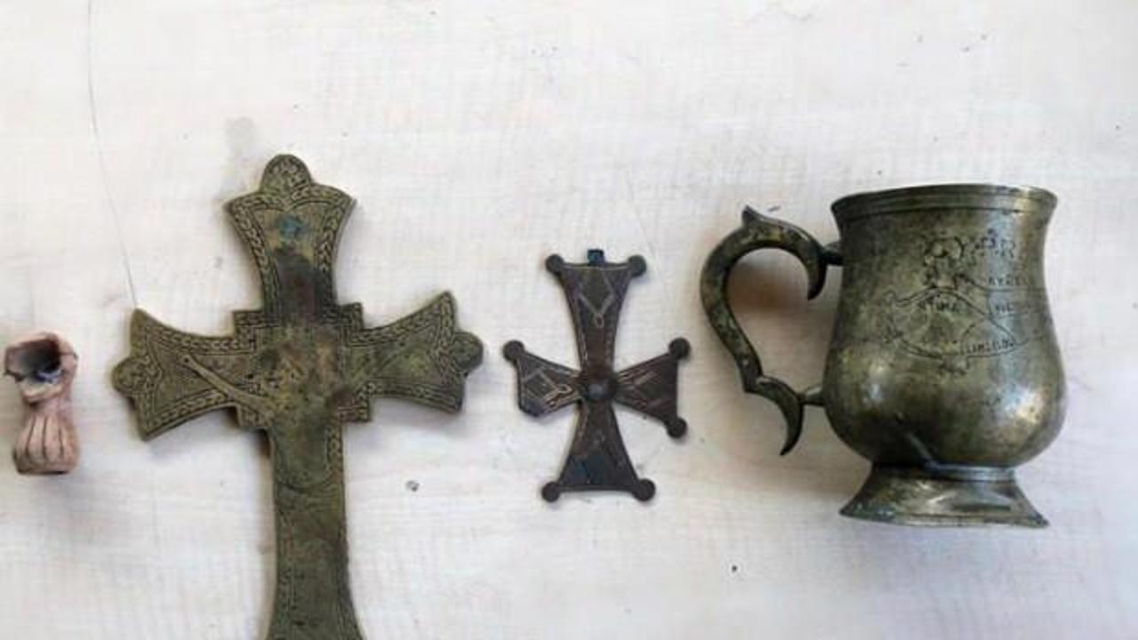 Tarihi eser ka&ccedil;ak&ccedil;ısı su&ccedil;&uuml;st&uuml; yakalandı