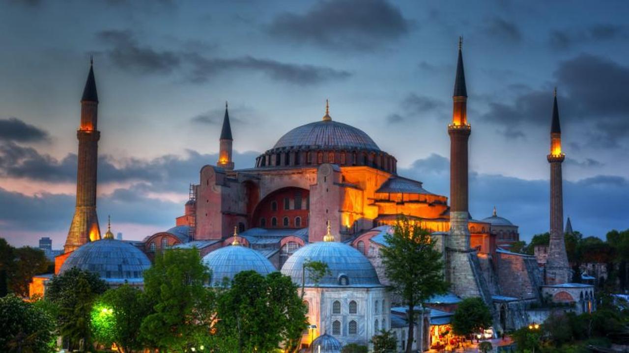Türkiye'nin Ayasofya Camiileri farklı şehirlerde 9 tane