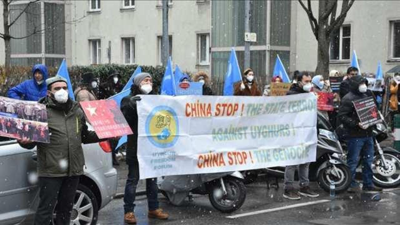 Avusturya'da Çin'in Uygur Türklerine yönelik hak ihlalleri protesto edildi