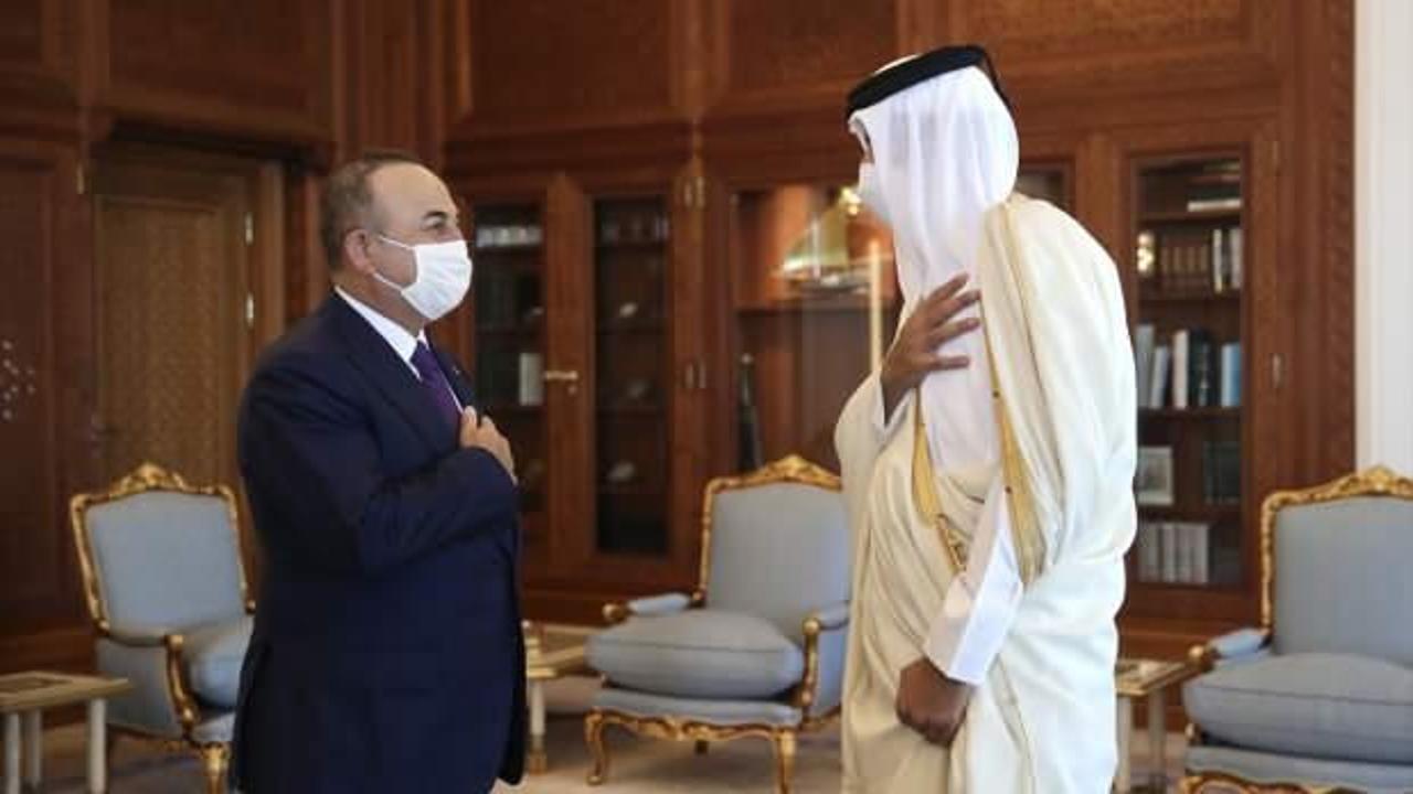 Bakan Çavuşoğlu, Katar emiri Hamad Al-Thani ile görüştü