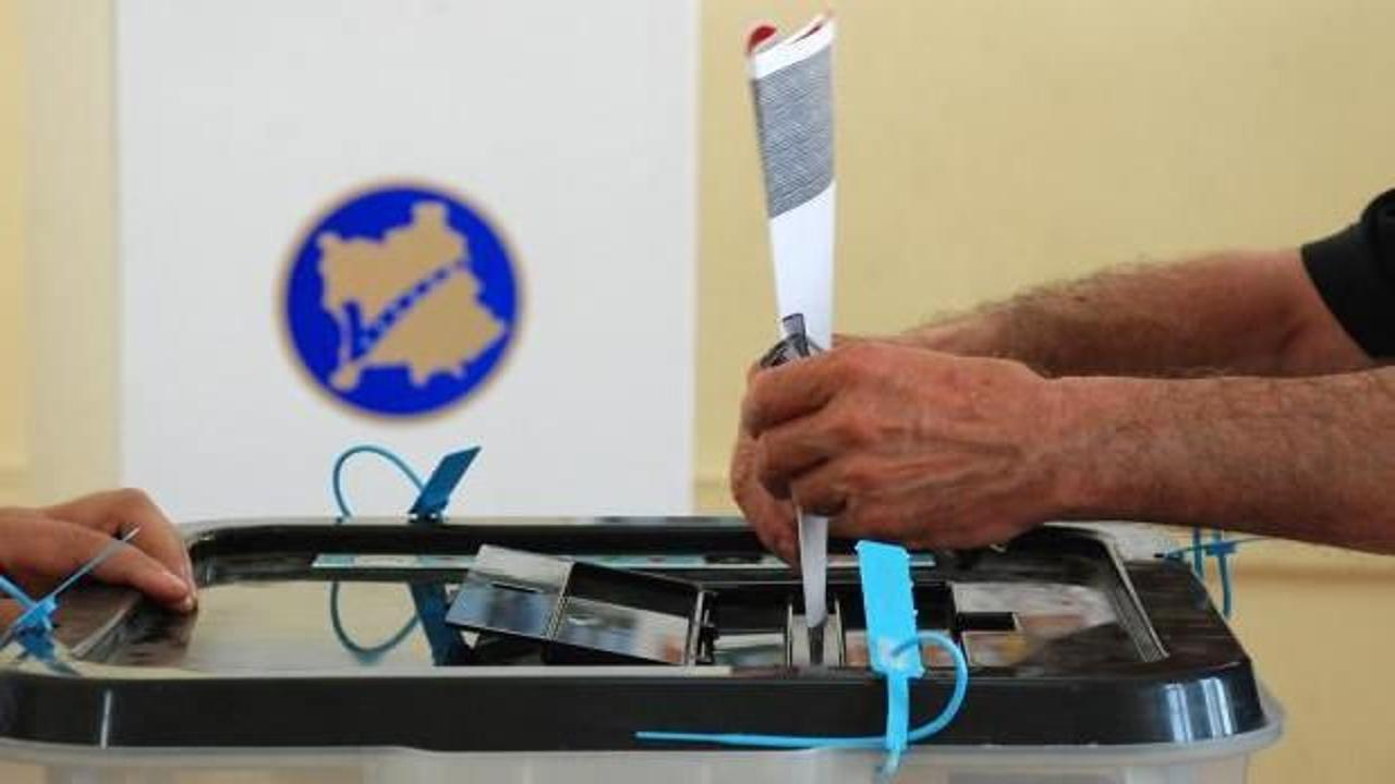 Kosovalılar erken seçim için sandığa gidiyor