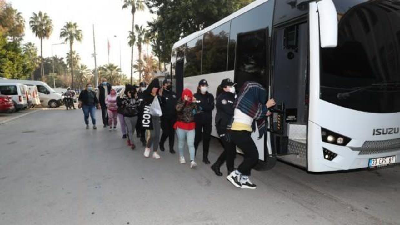  Mersin merkezli fuhuş operasyonu: 27 g&ouml;zaltı  