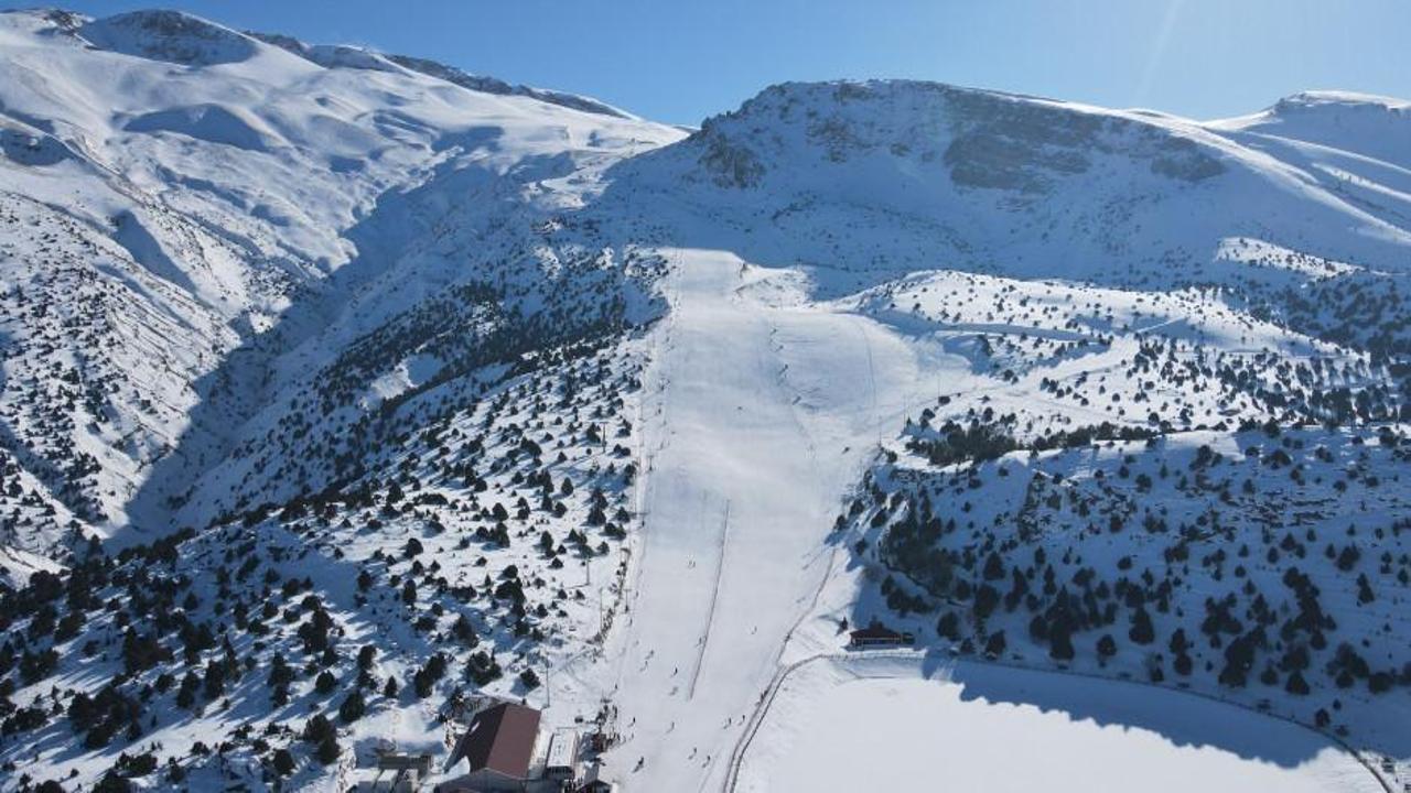 Munzur Dağları eteklerinde Avrupa standartlarında kayak keyfi