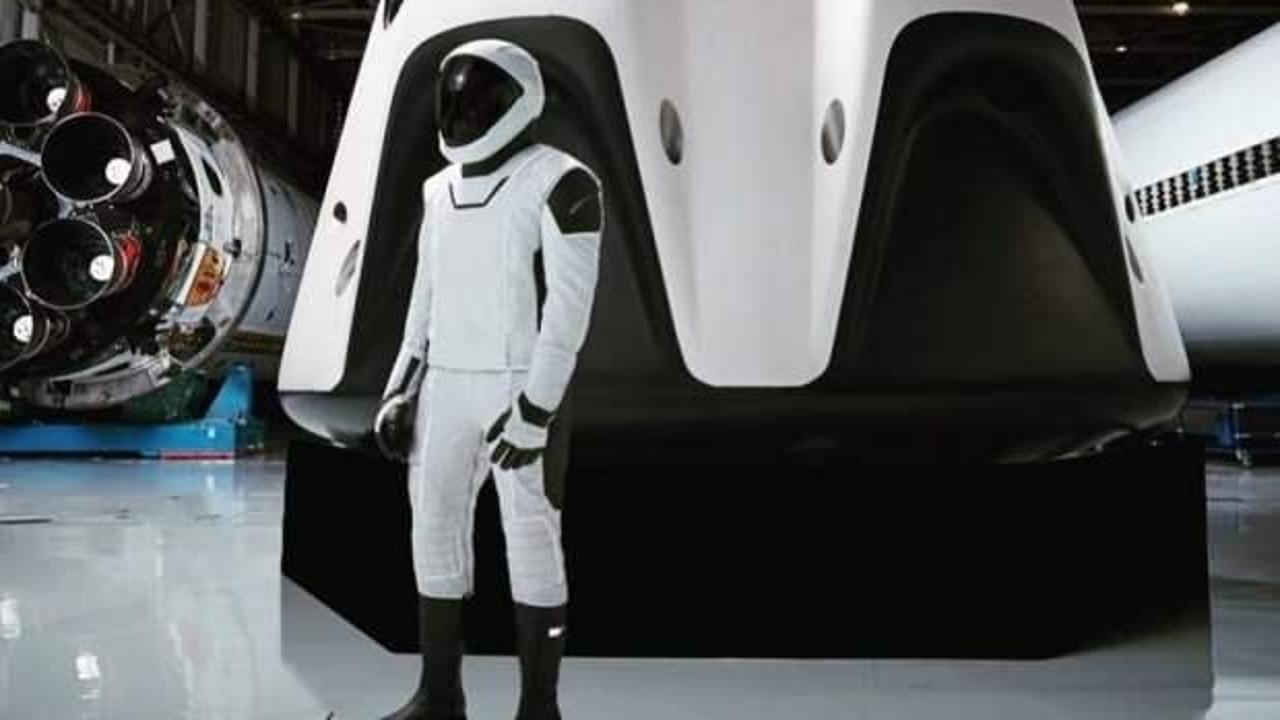SpaceX ile uzaya giden astronotlar rekor kırdı