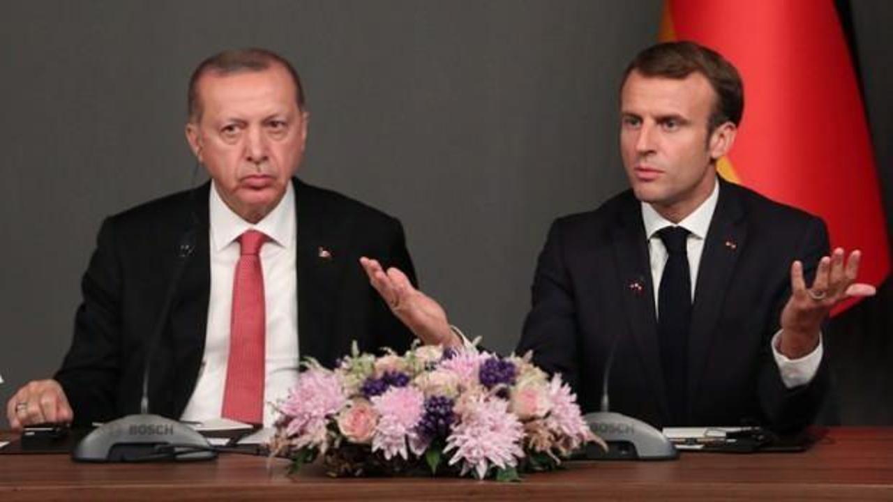 'Erdoğan, tavşan beyinli cahil başkan Macron'u terbiye ediyor'