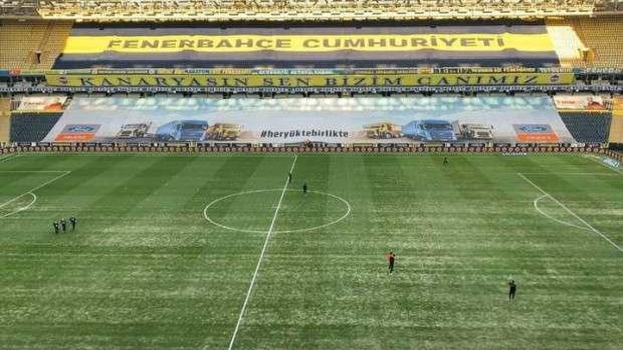 Fenerbahçe-Göztepe maçı öncesi saha zemini dikkat çekti