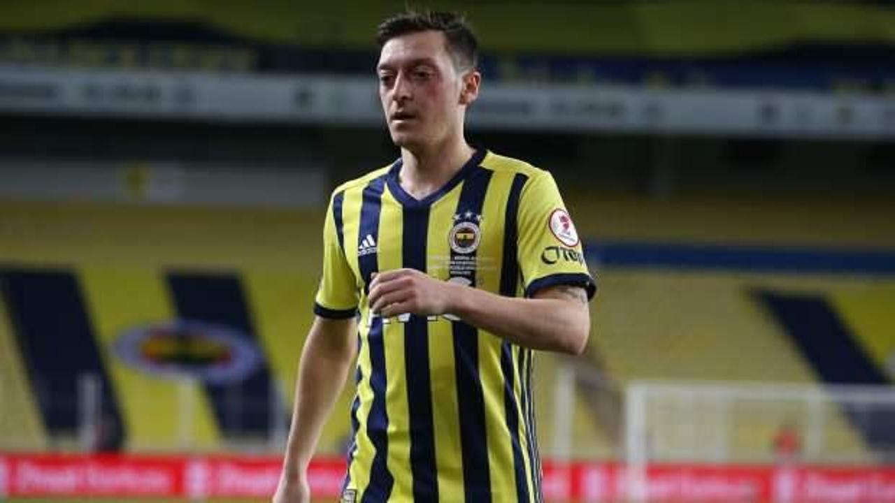 Fenerbahçe'de Caner ve Mesut Özil kararı!