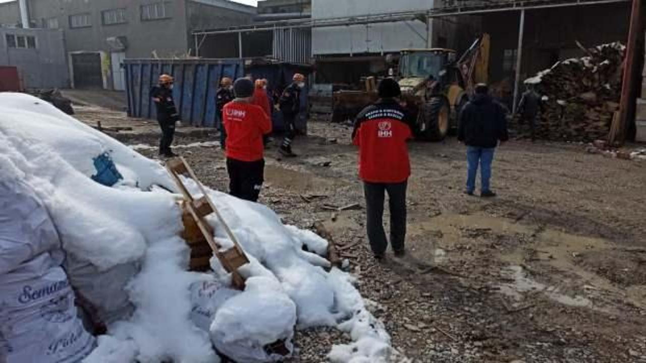 Mobilya fabrikasında buhar kazanı patladı: &Ouml;l&uuml; ve yaralılar var