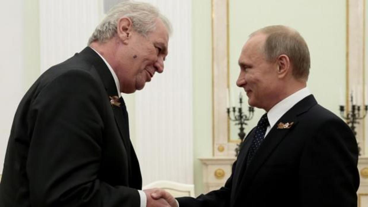 Çekya Cumhurbaşkanı'ndan Putin'e aşı talebi