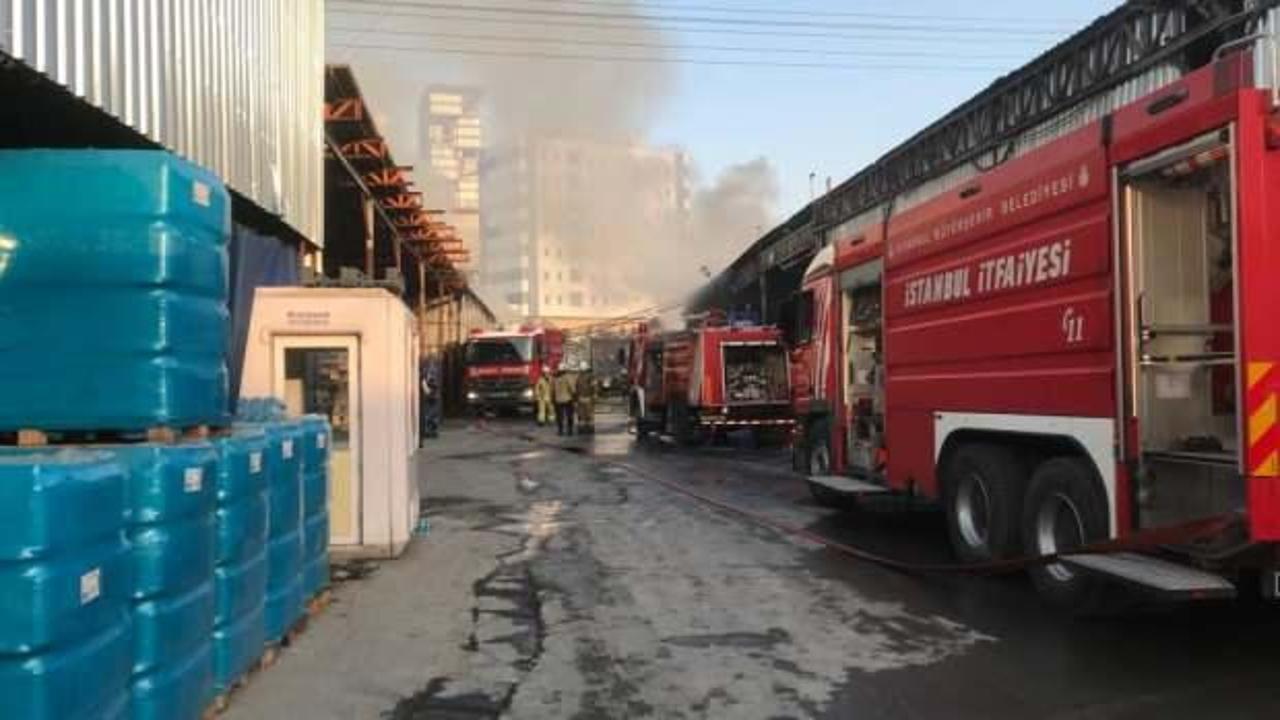 Halkalı'da geri dönüşüm tesisinde yangın çıktı!