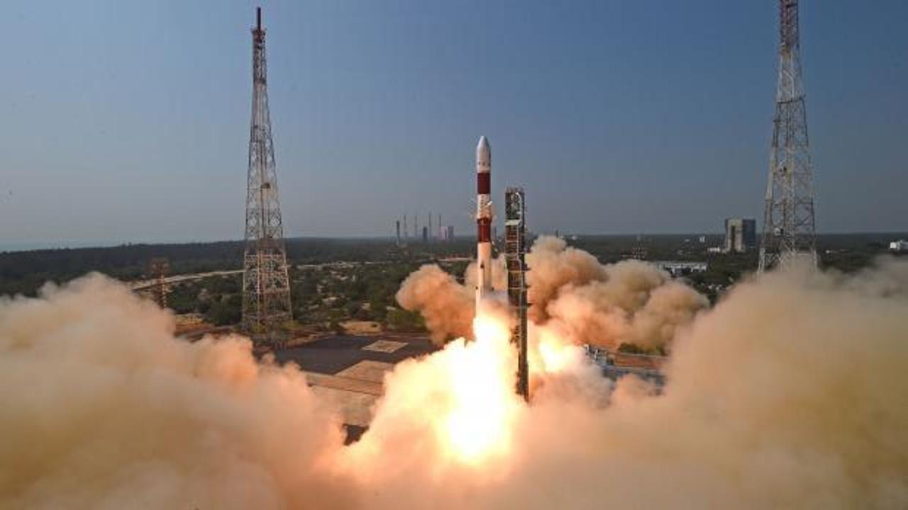 Hindistan, Brezilya'nın ilk yer gözlem uydusunu uzaya fırlattı