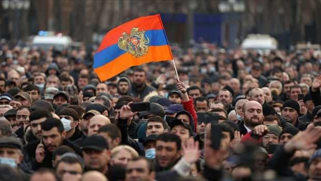 İran, Ermenistan'da taraflara "itidal" ve "şiddetten uzak durmaları" çağrısı yaptı
