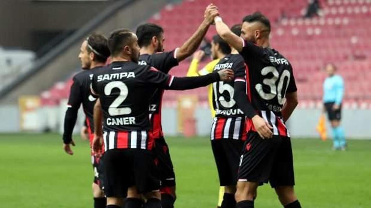 Samsunspor, sahasında Eskişehirspor'u 6-1 mağlup etti