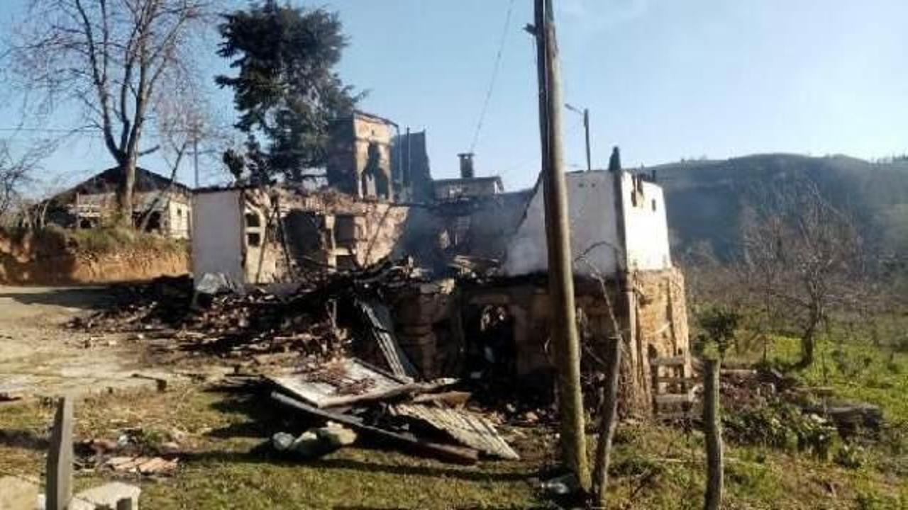 4 yıl arayla dede ve baba yadigarı evleri yandı