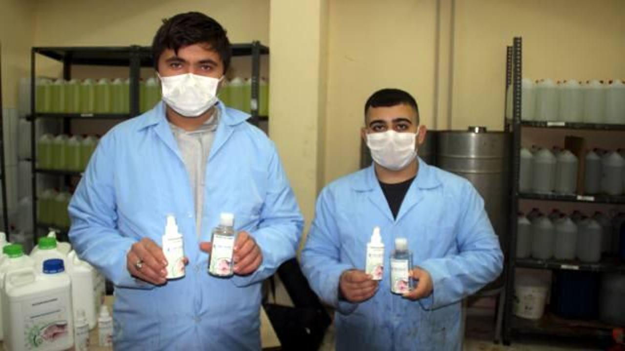 Kayserili öğretmen ve öğrenciler bir ilki başardı: Alkolsüz kimyasalsız dezenfektan üretti