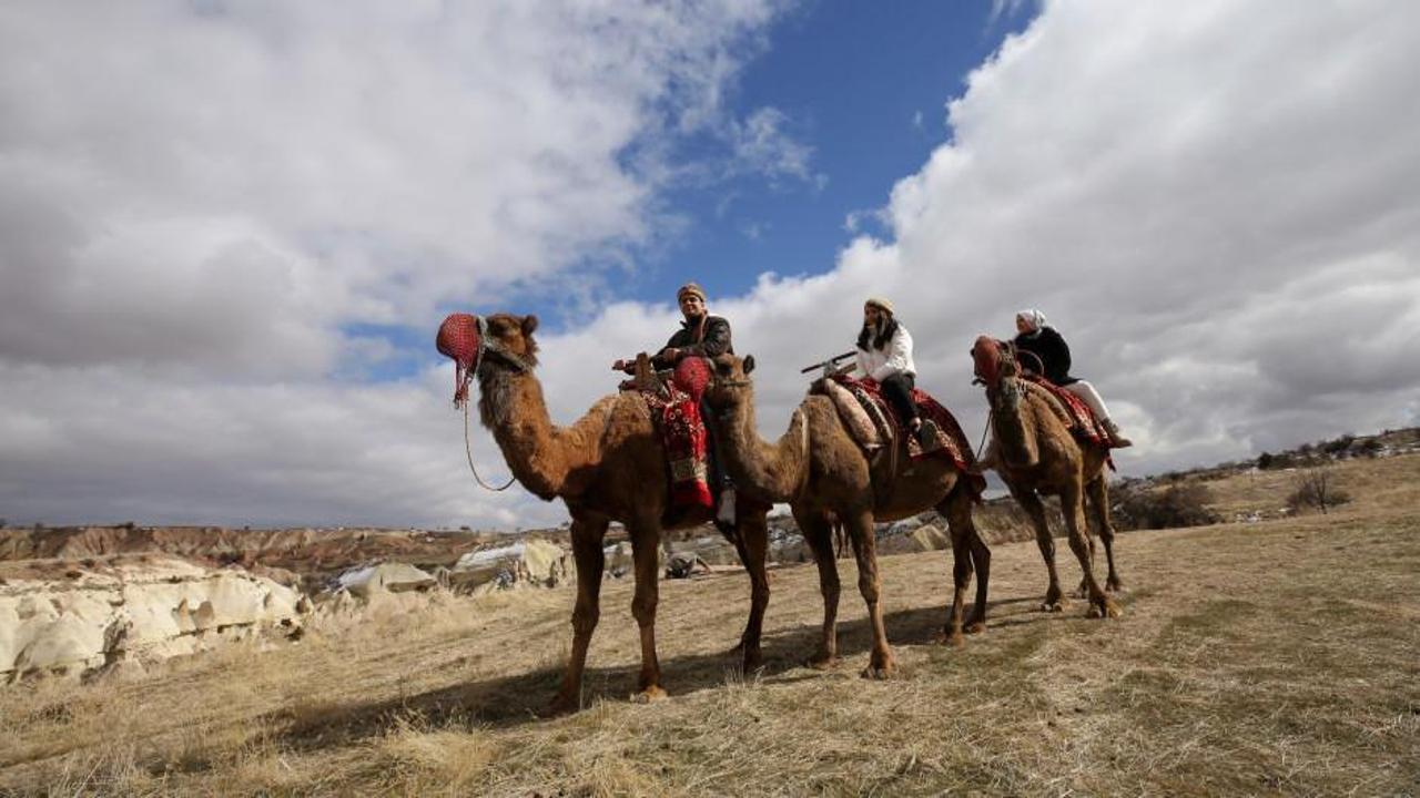 Deve sırtında Kapadokya keşfi!