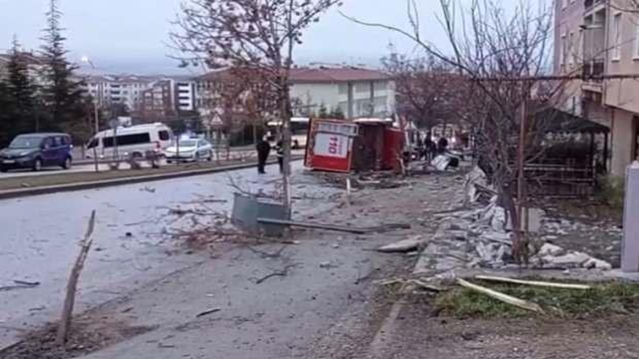Eskişehir'de servis minibüsüyle itfaiye çarpıştı: 1 ölü, 11 yaralı