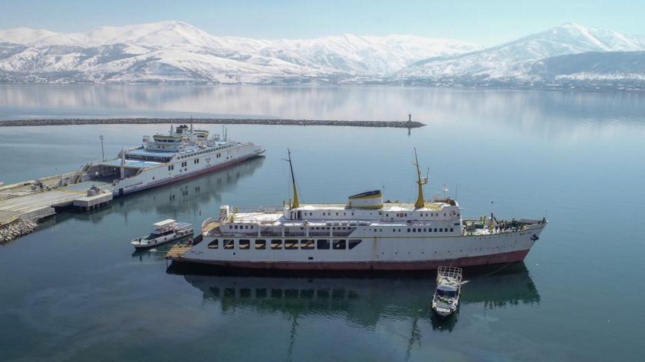 Van'da sıra dışı turizm hizmeti "yüzen otel"