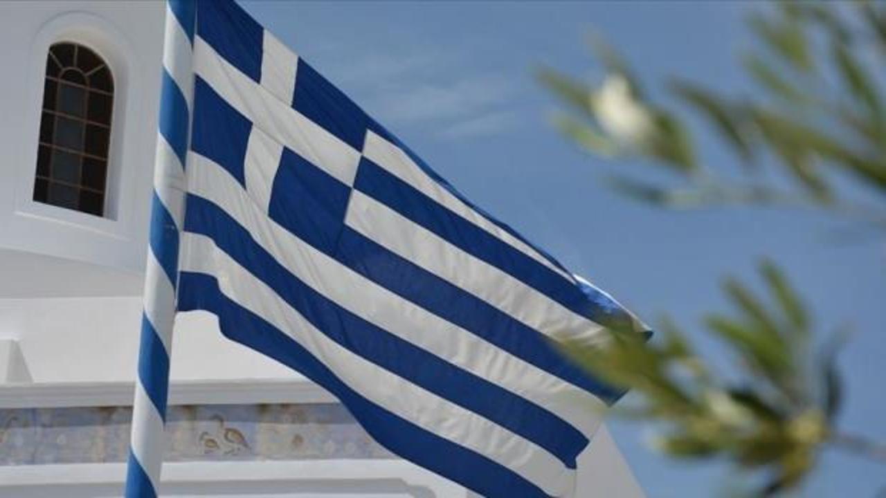 Yunanistan şokta! Ekonomisi yüzde 8,2 küçüldü