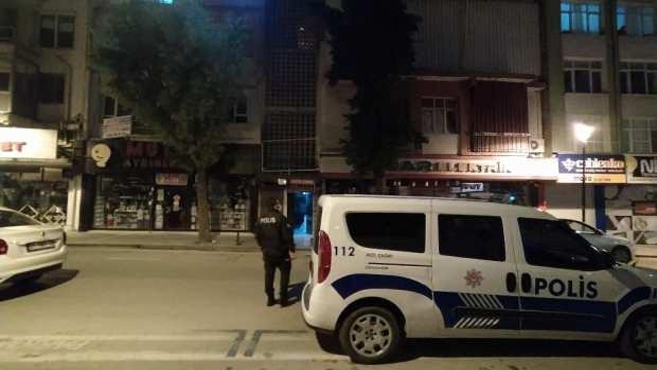 Adana'da kumarhaneye dönüştürülen apartman dairesindeki 30 kişiye yasal işlem yapıldı