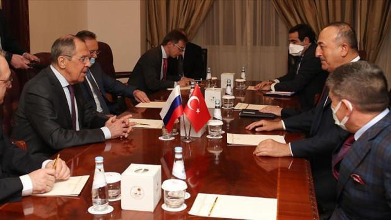 Dışişleri Bakanı Çavuşoğlu, Katar'da Rus mevkidaşı Lavrov ile görüştü