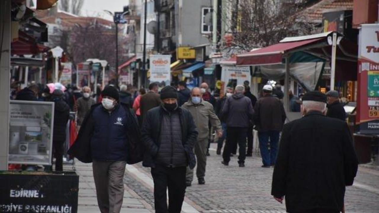 Edirne'de iki caddeye girişler bariyerlerle kapatıldı