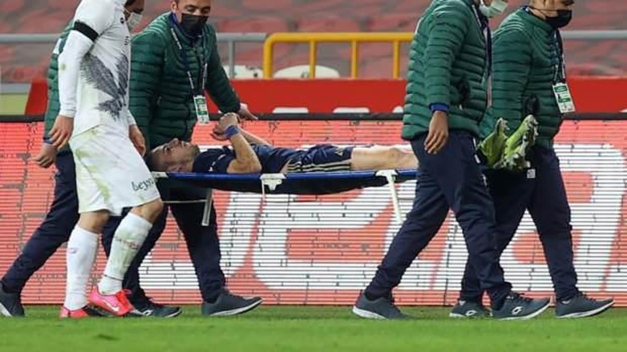 Fenerbahçe'de Pelkas şoku! Hastaneye kaldırıldı!
