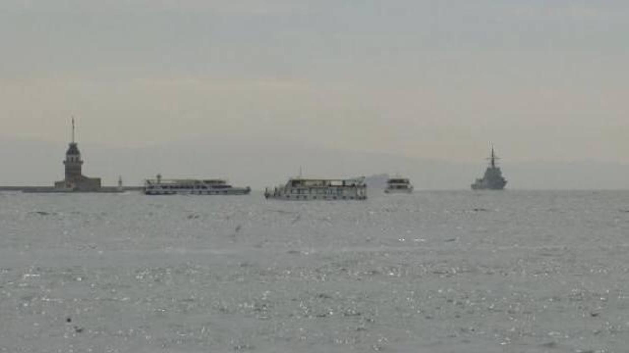 İspanya savaş gemisi 'SPS Cristobal Colon' İstanbul Boğazı'ndan geçti