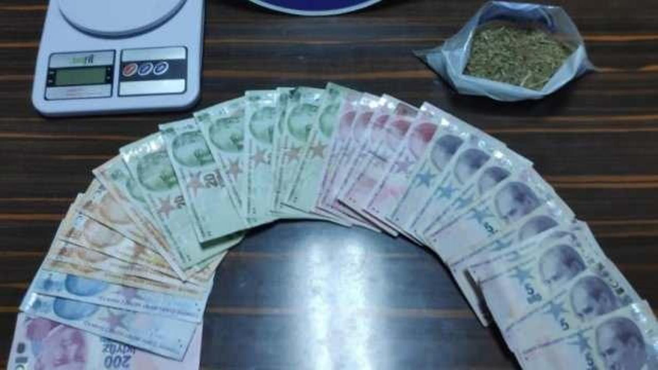 İzmir’de uyuşturucu tacirlerine darbe: 3 gözaltı