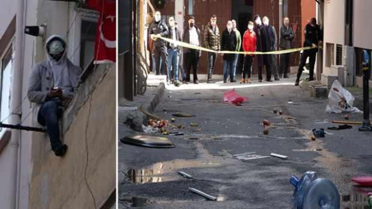 Şişli'de kriz geçiren kişi evdeki eşyaları sokağa attı; Özel harekat polisi devreye girdi