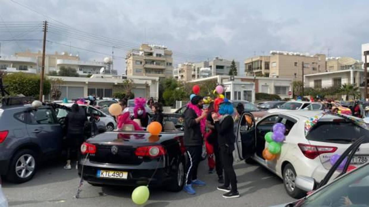 Güney Kıbrıs'ta korona önlemlerini hiçe sayan karnaval