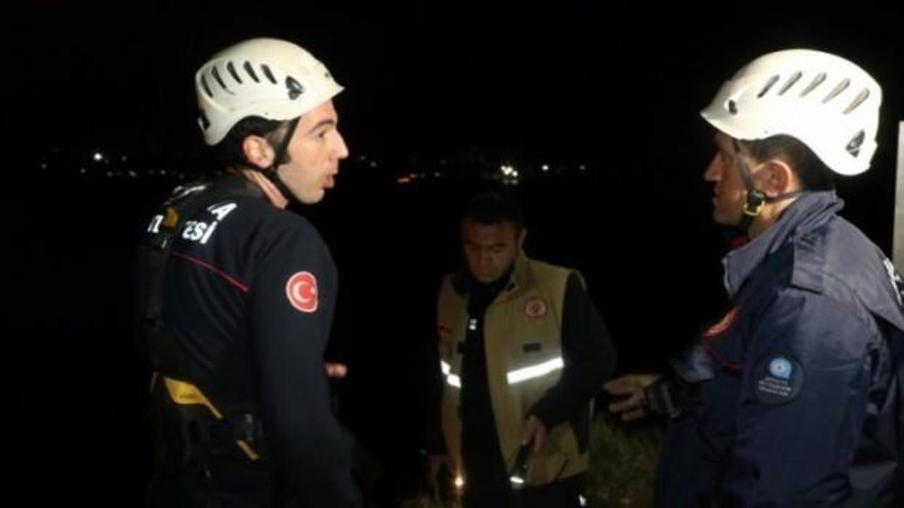 Kayıp &uuml;niversite &ouml;ğrencisine ait kulaklık, ayakkabı ve şapka bulundu