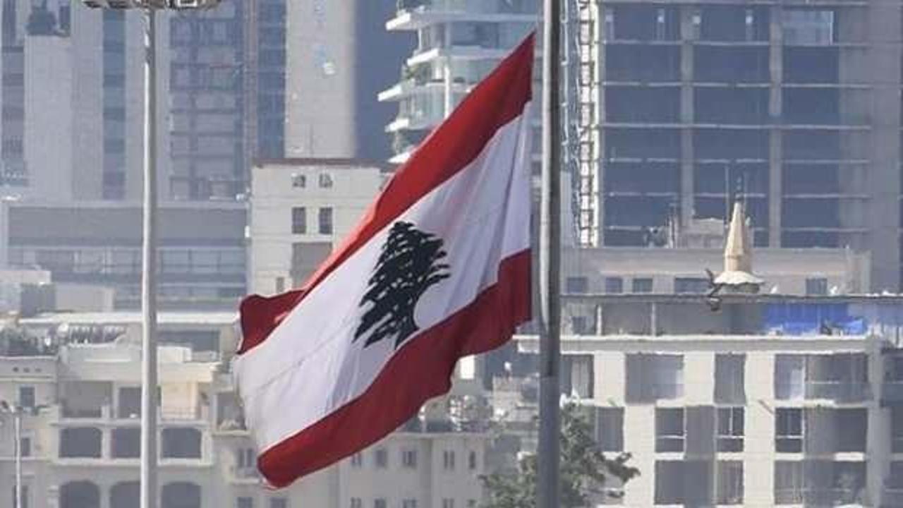 Lübnan'da ilaç krizi: Eczaneler protesto için kepenk indirdi