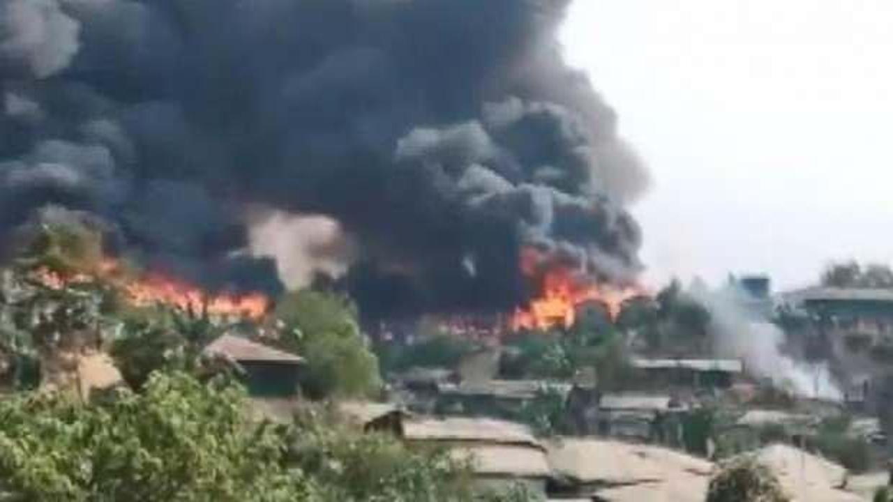 Bangladeş’teki Rohingya mülteci kampında yangın