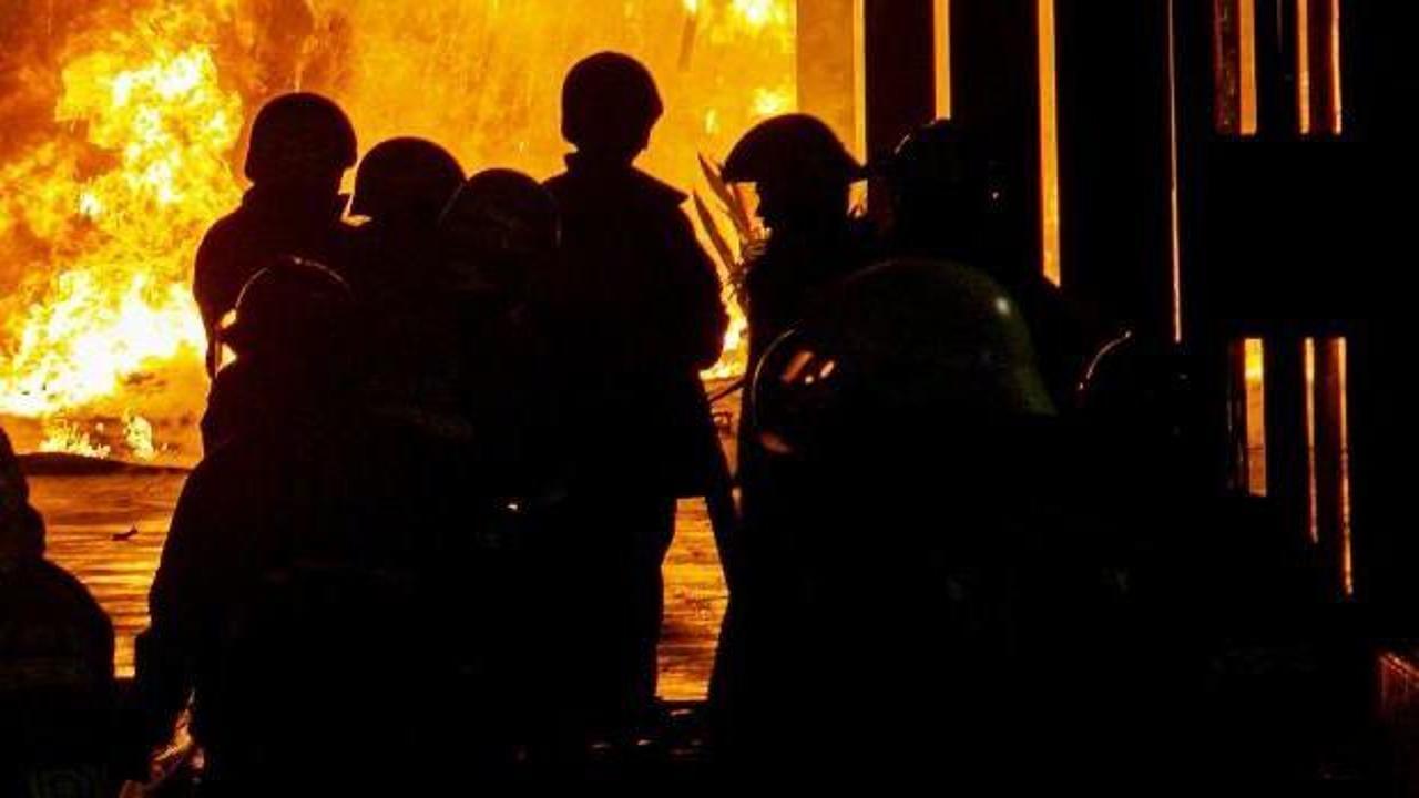 Endonezya'da yangın faciası: 10 kişi öldü