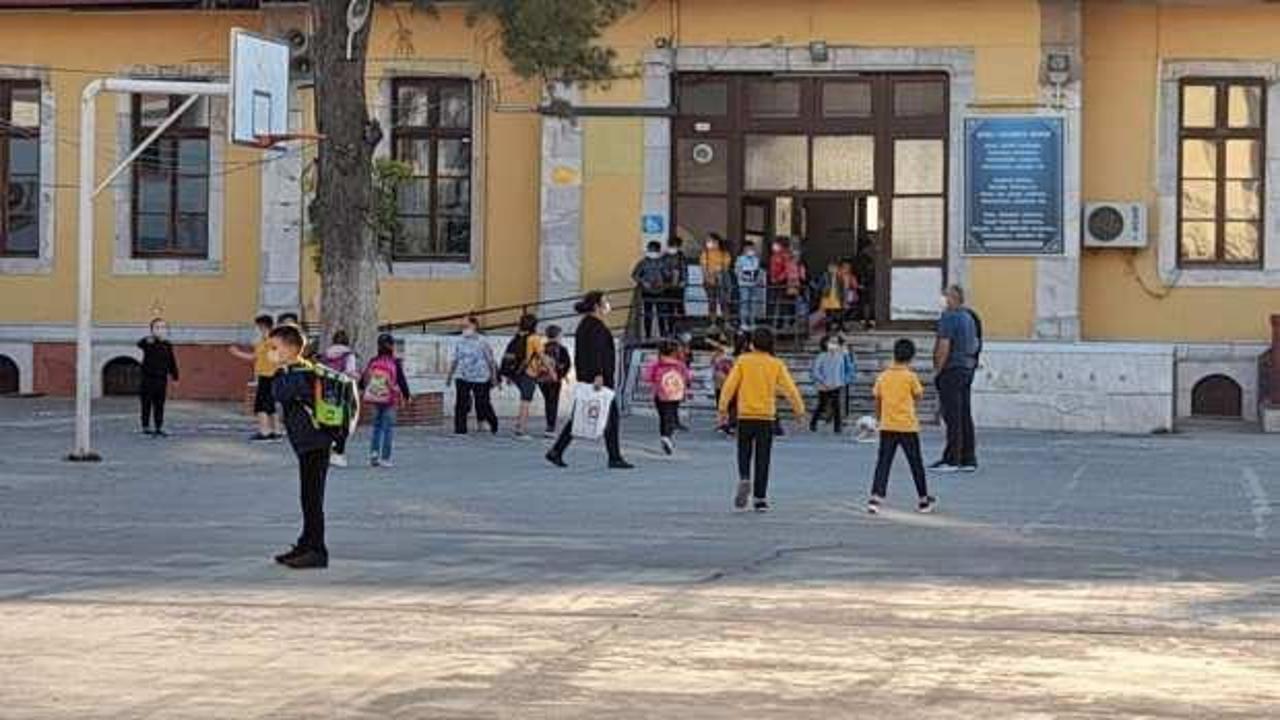 İl&ccedil;ede korona alarmı: 124 okulun 102&rsquo;sinde y&uuml;z y&uuml;ze eğitime ara verildi