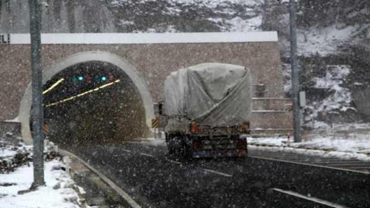 Ilgaz Dağı'nda sis ve kar yağışı etkili oluyor