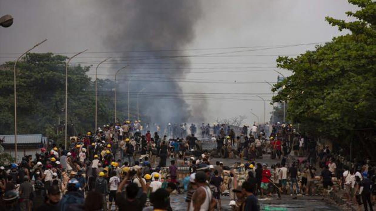 Myanmar'da bug&uuml;nk&uuml; protestolarda en az 56 kişi &ouml;ld&uuml;r&uuml;ld&uuml;