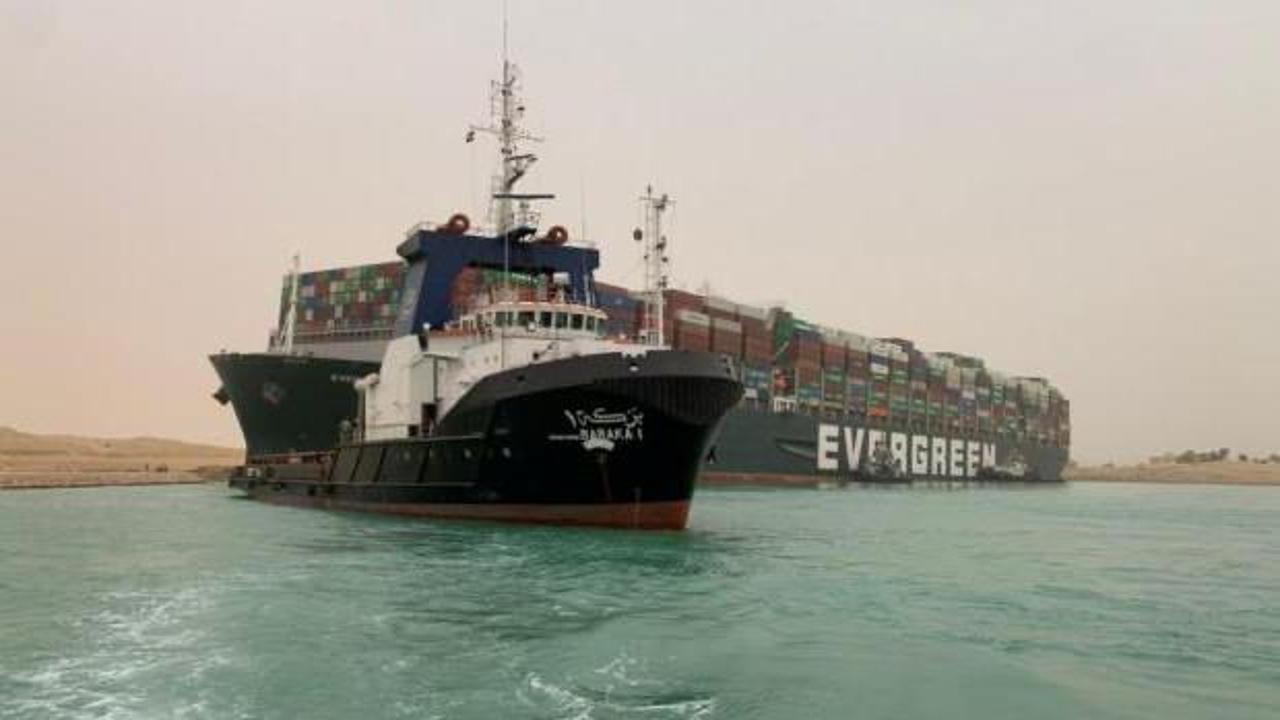 Süveyş Kanalı'nda karaya oturan geminin şirketi özür diledi