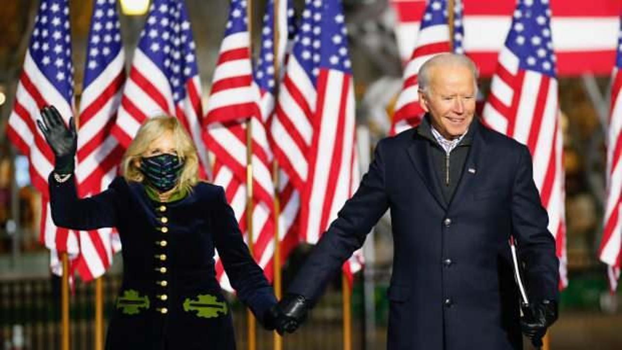 ABD First Lady'si Biden'dan uçaktaki gazetecilere 1 Nisan şakası