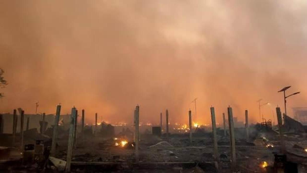 Arakanlı Müslümanların kaldığı kamp yakınında yangın: 3 ölü