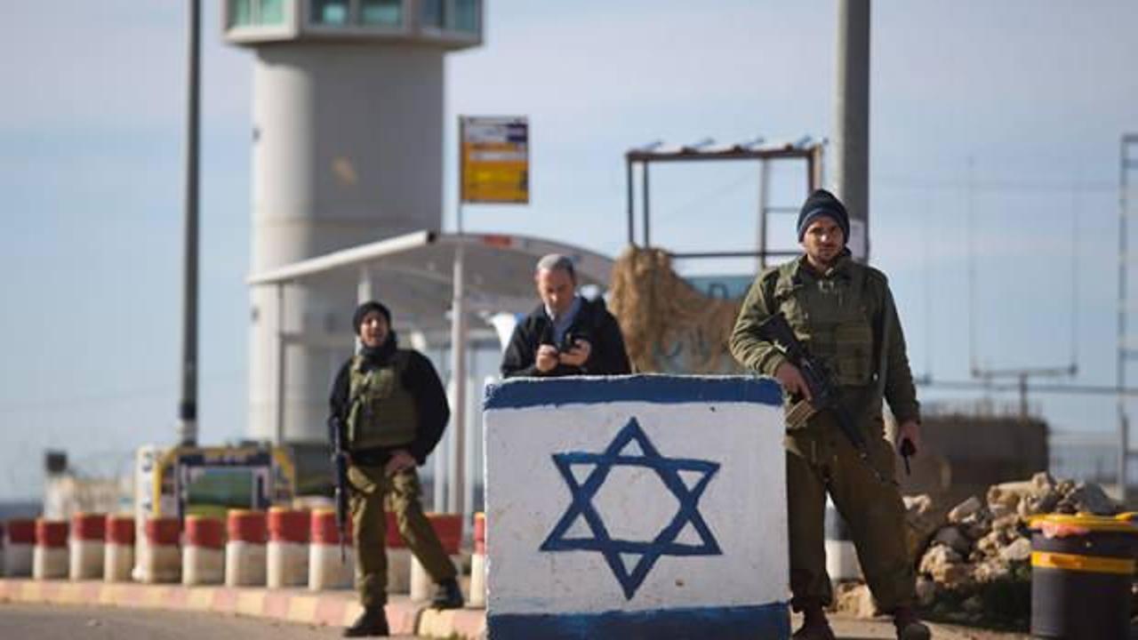 Batı Şeria'da Yahudi yerleşimciler yaşlı bir Filistinliye taşla saldırdı