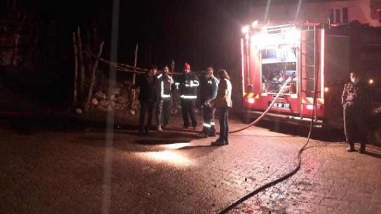 &Ccedil;orum'da ev yangını: 2 &ouml;l&uuml;