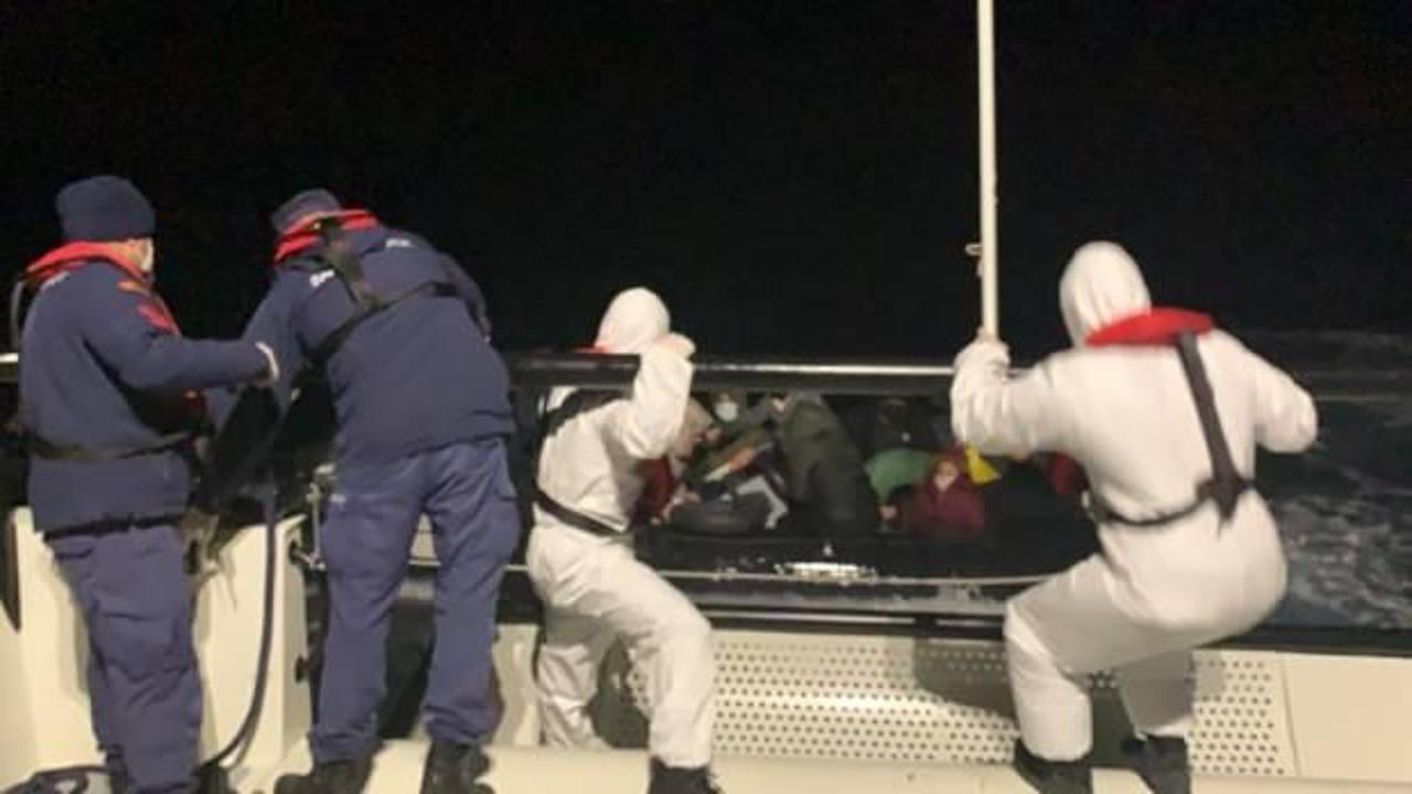 Marmaris açıklarında 13 kaçak göçmen kurtarıldı
