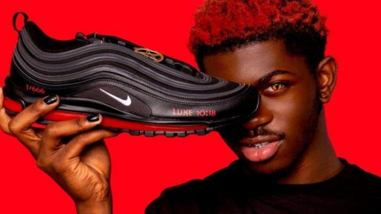 Nike, insan kanı kullanılan 'Şeytan Ayakkabıları'nın üreticisine dava açtı