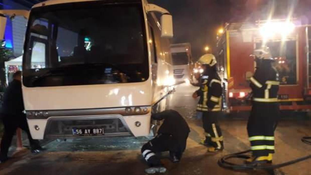 Siirt'te seyir halindeki otobüs alev aldı