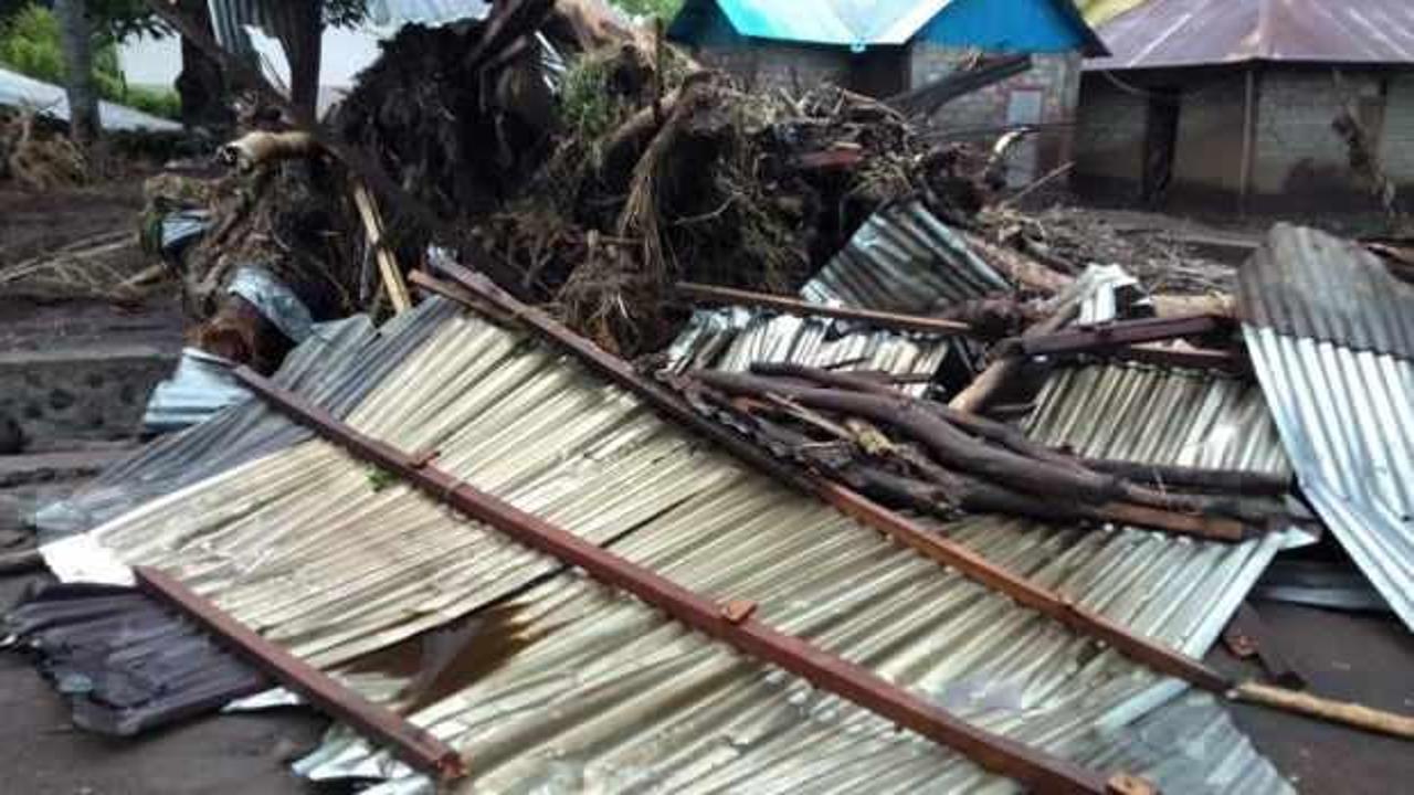 Endonezya'daki sel felaketinde ölü sayısı 101'e çıktı