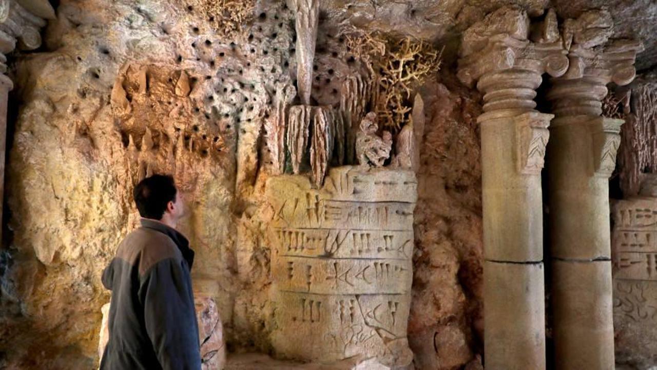 İdlibli mimar mağarayı sanat galerisine çevirdi