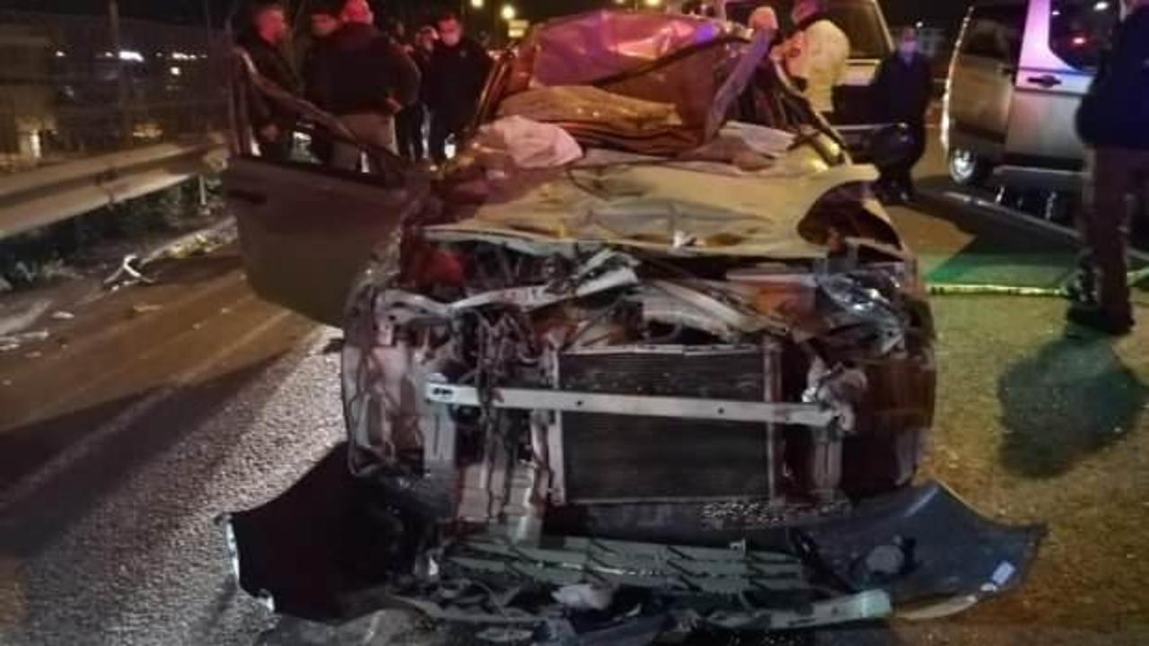 İzmir’de otomobil tıra arkadan çarptı: 1 ölü, 1 yaralı
