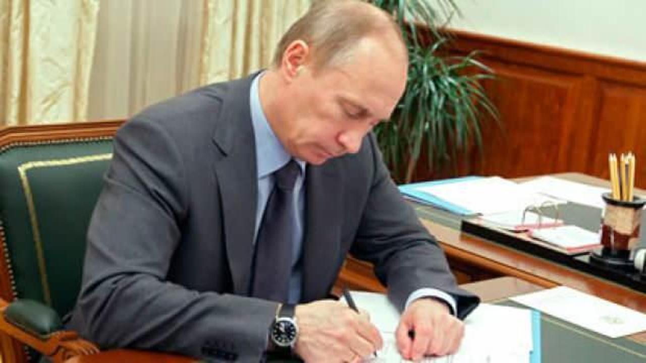 Putin'den 'başkanlığını uzatan' imza